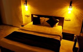 Hotel Rain Sky Inn